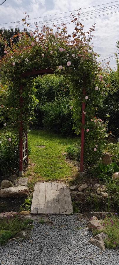 Villa Les Volets Gris à La Croix-Helléan Extérieur photo
